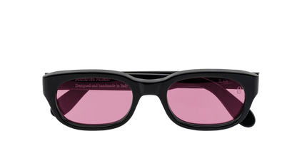 Vista frontale degli occhiali rettangolari modello Berloiz, con montatura nera e lenti color fucsia, chiusi