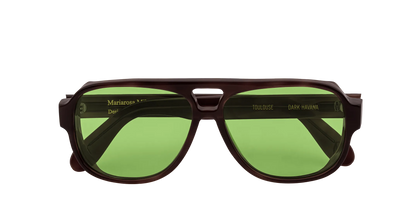 Vista frontale degli occhiali aviator modello Toulouse, con montatura tartarugata scura e lenti color verde chiaro, chiusi