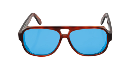 Vista frontale degli occhiali aviator modello Toulouse, con montatura tartarugata chiara e lenti color blu cobalto, aperti